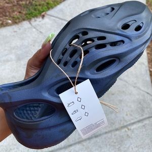 Mineral Blue Yeezy Foam runners